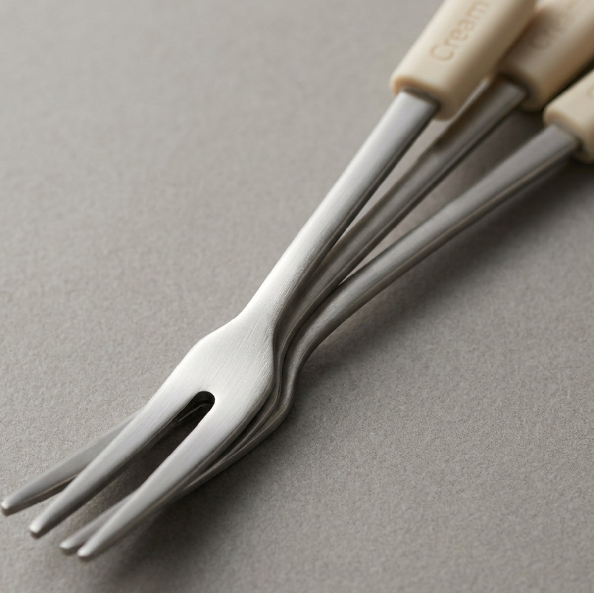Pund Long Stainless Steel Fruit Forks 22 cm Set of 6 - Detail view